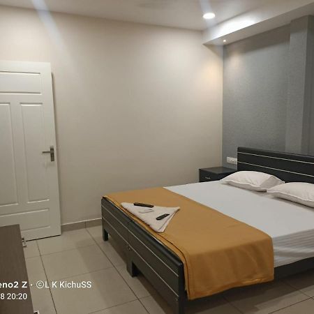 Mhb Motel Kochi Bagian luar foto