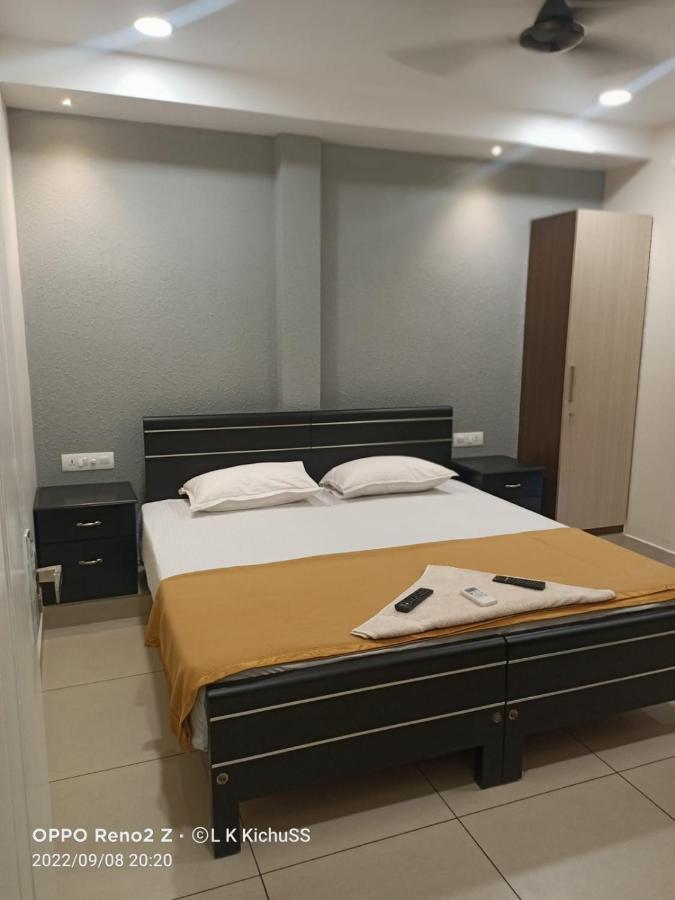 Mhb Motel Kochi Bagian luar foto