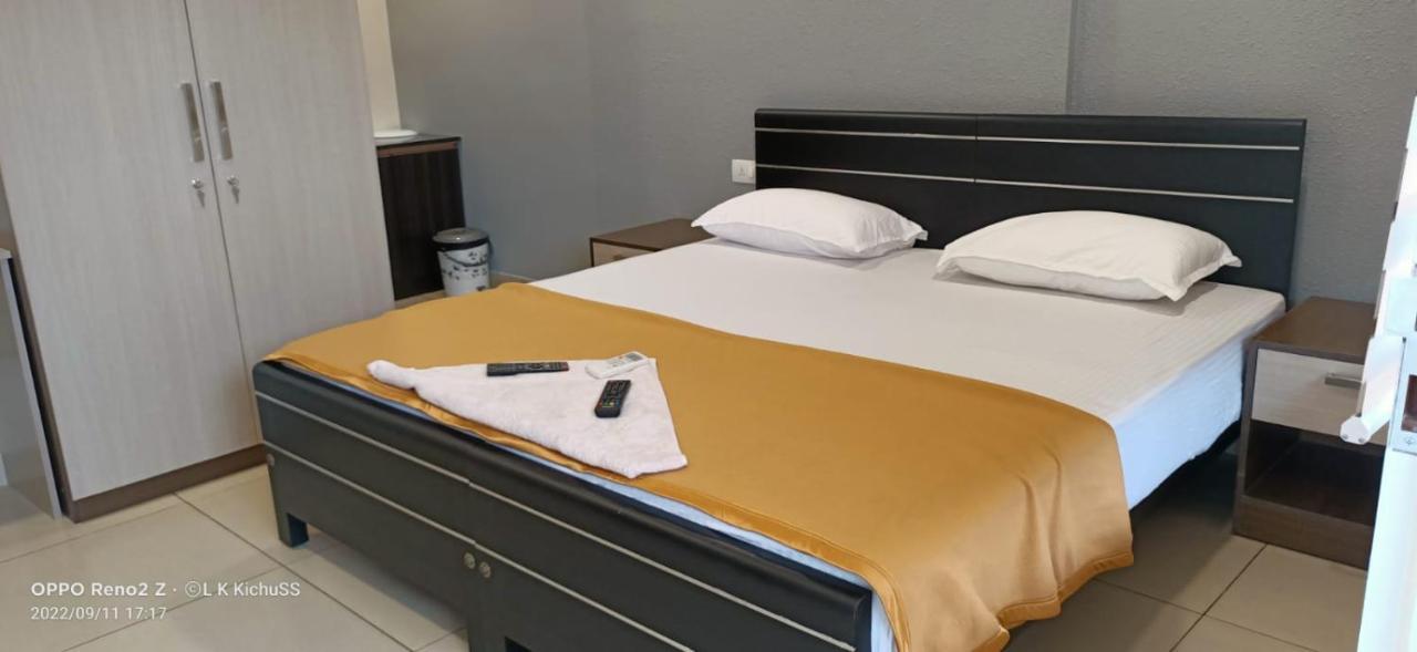 Mhb Motel Kochi Bagian luar foto